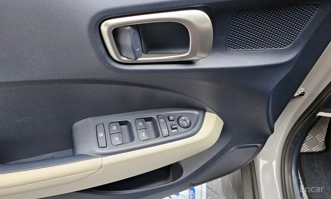 Фото 14 - Hyundai Venue