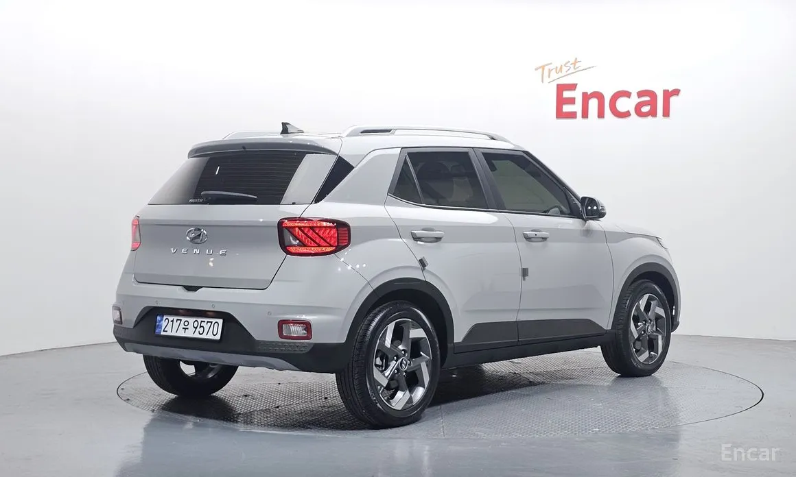 Фото 2 - Hyundai Venue