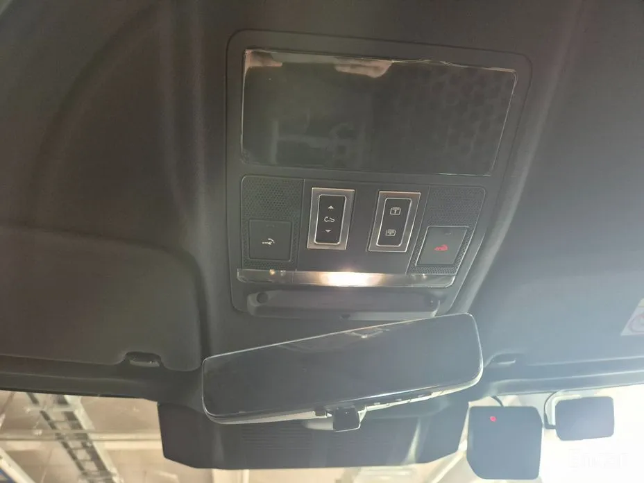 Фото 9 - Land Rover Defender