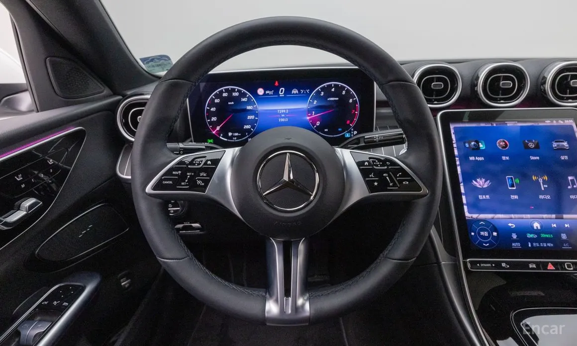 Фото 19 - Mercedes-Benz C-Class