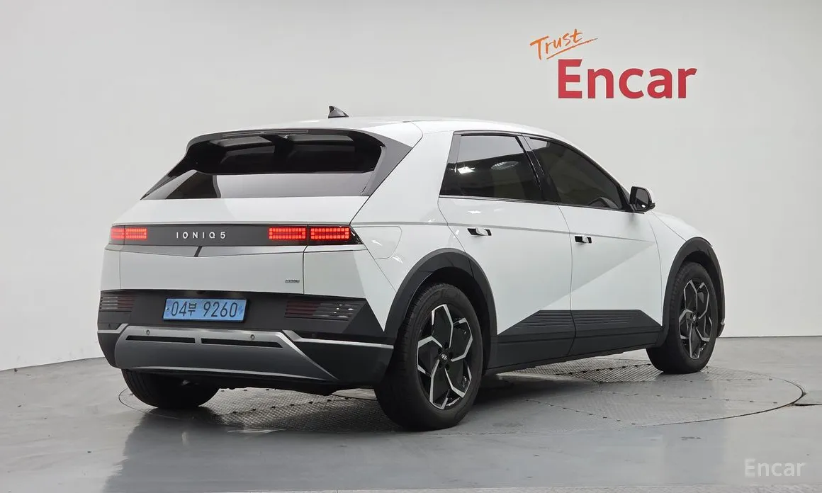 Фото 2 - Hyundai Ioniq 5