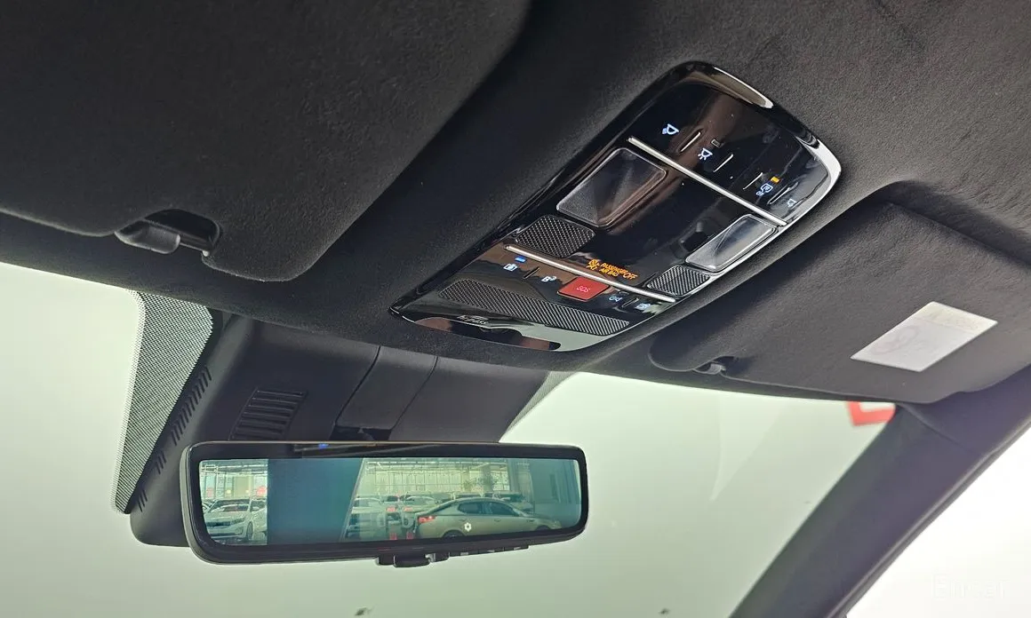Photo 18 - Hyundai Santa Fe