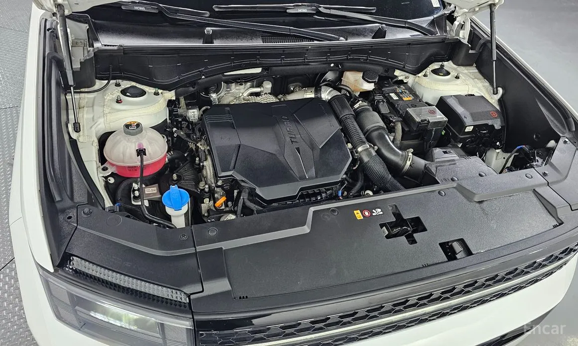 Photo 6 - Hyundai Santa Fe