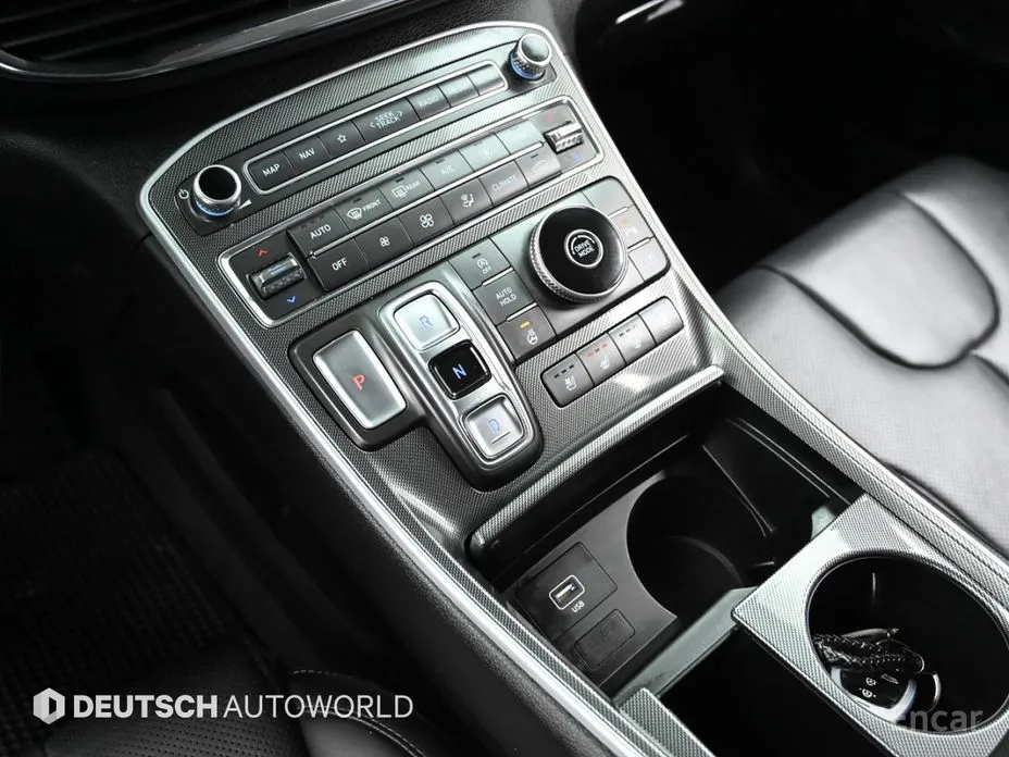 Фото 9 - Hyundai Santa Fe