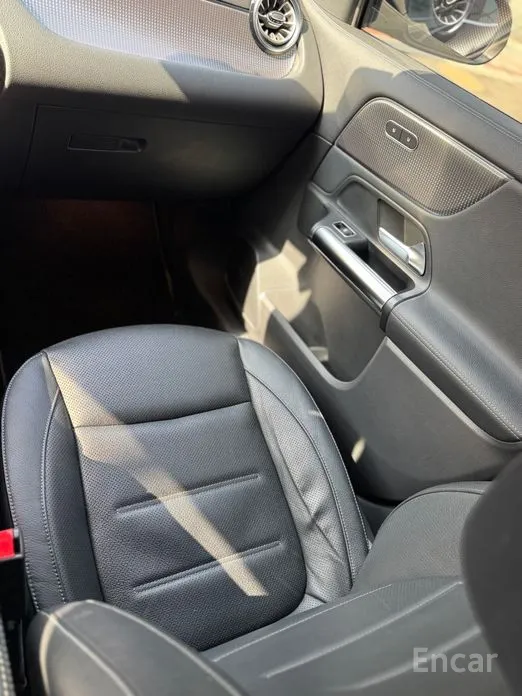 Фото 18 - Mercedes-Benz EQA