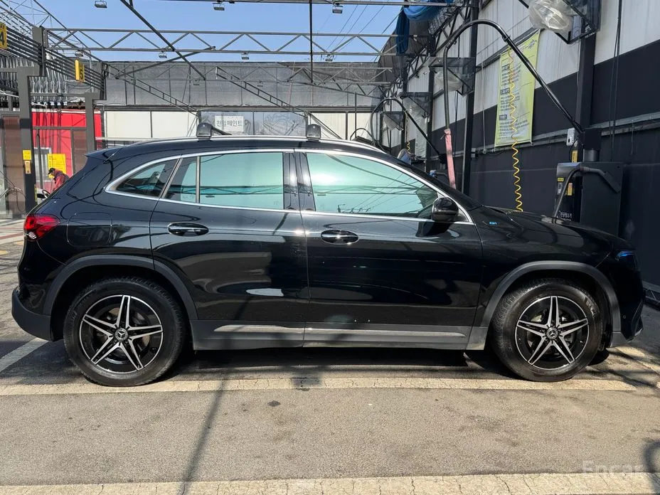 Фото 2 - Mercedes-Benz EQA