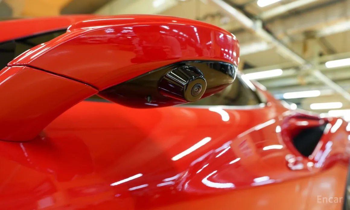 Фото 17 - Ferrari F8