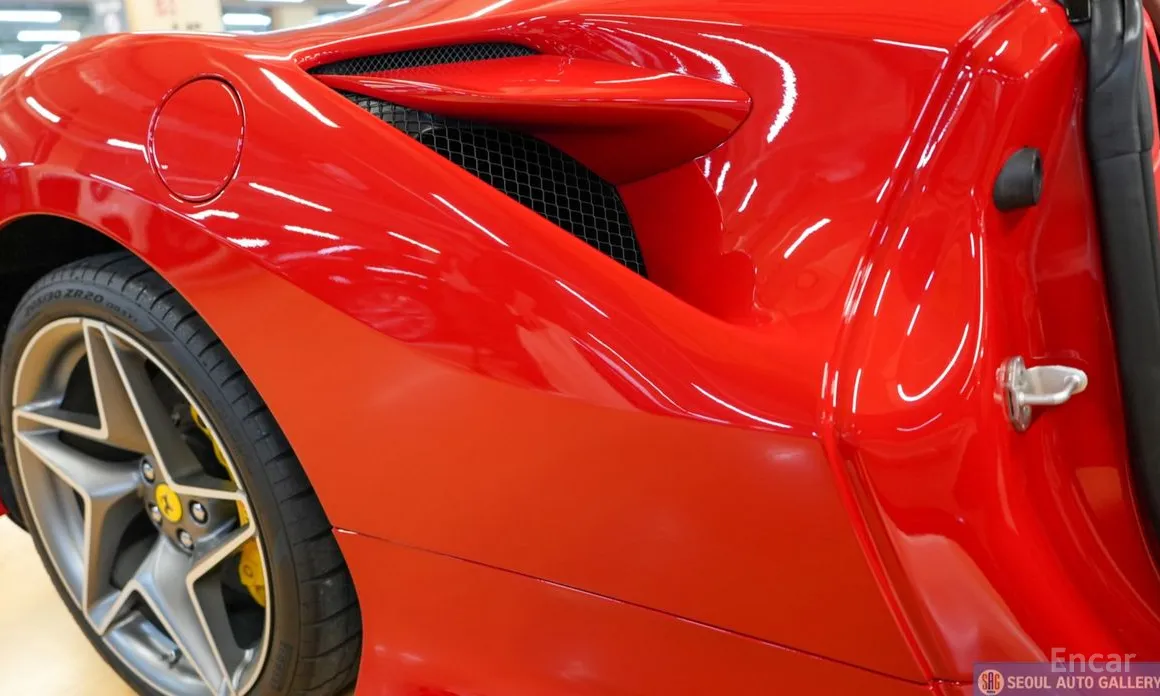 Фото 18 - Ferrari F8