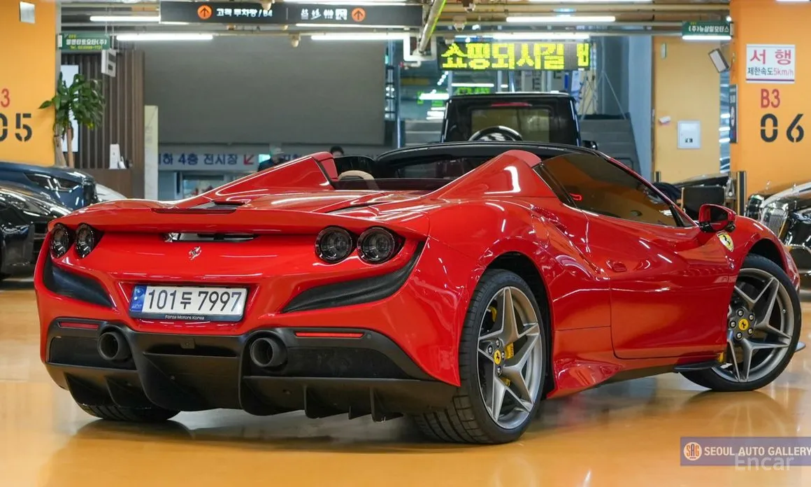 Фото 2 - Ferrari F8