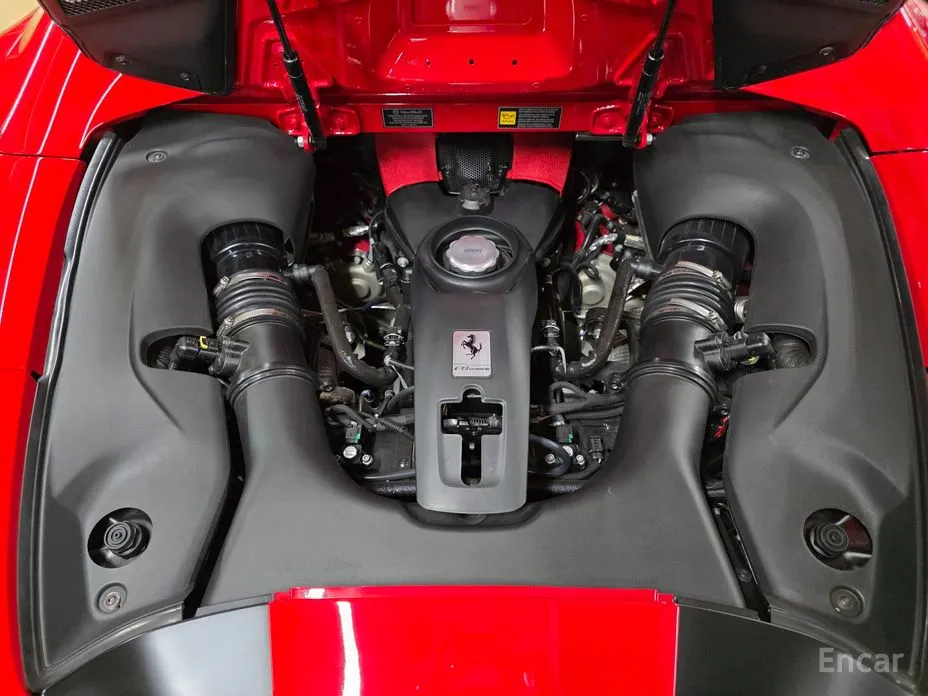 Фото 6 - Ferrari F8