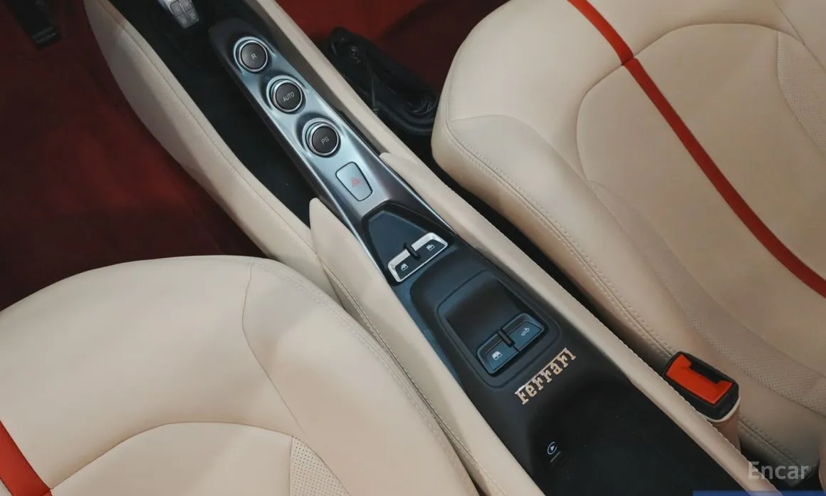 Фото 9 - Ferrari F8