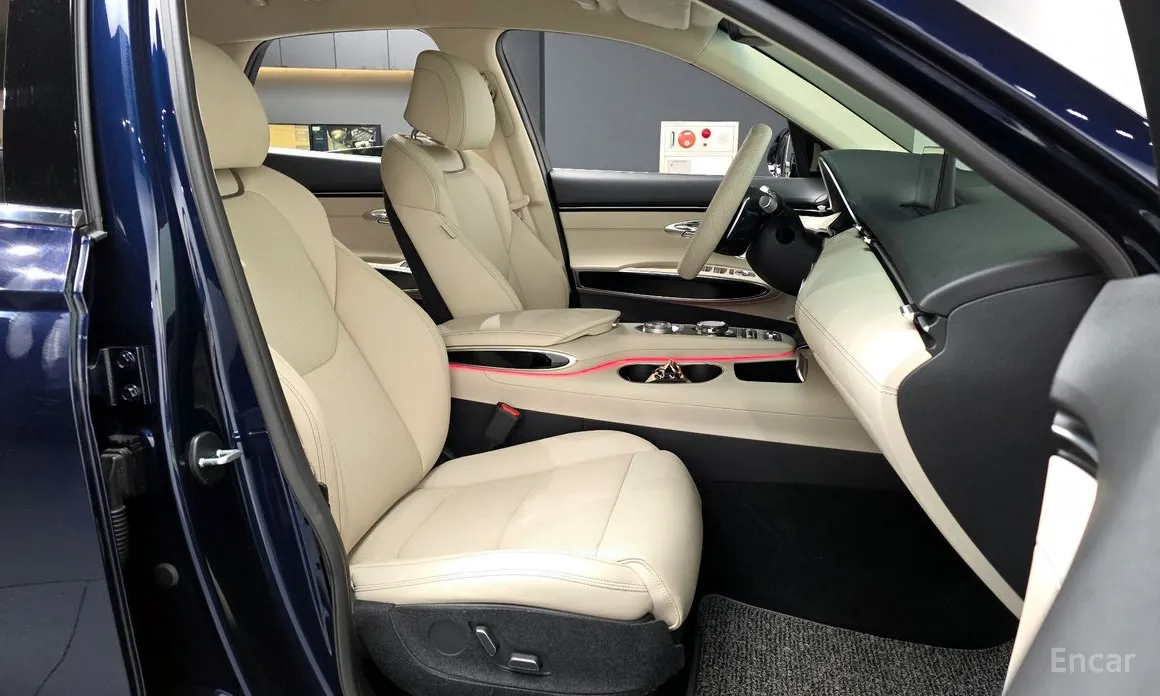 Фото 11 - Genesis GV70