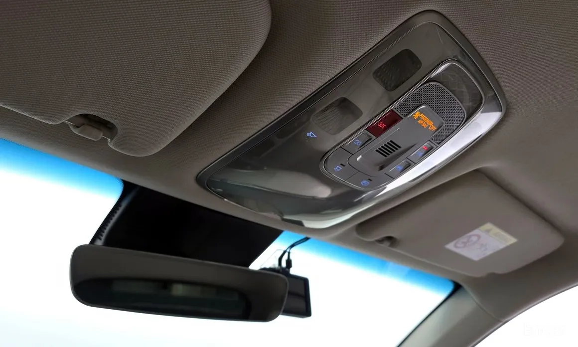 Фото 17 - Genesis GV70