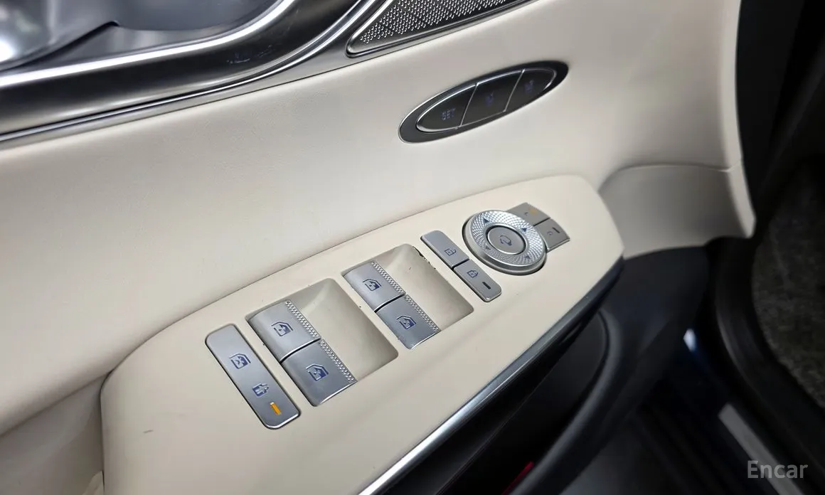 Фото 18 - Genesis GV70