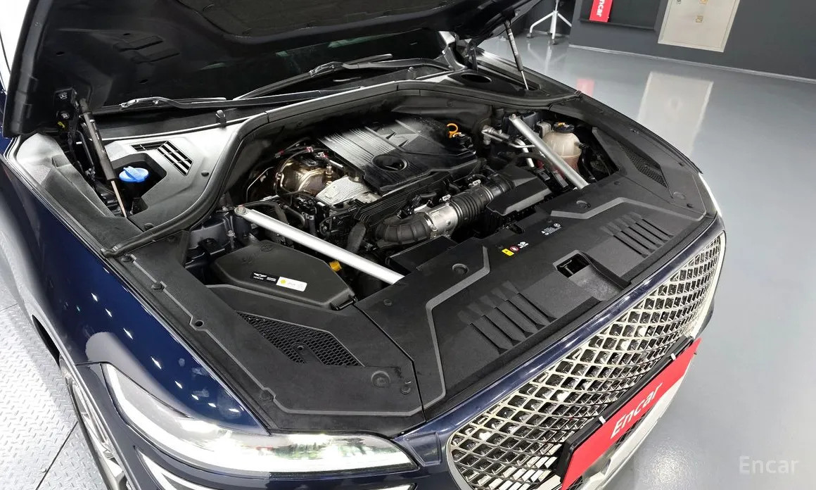 Фото 6 - Genesis GV70