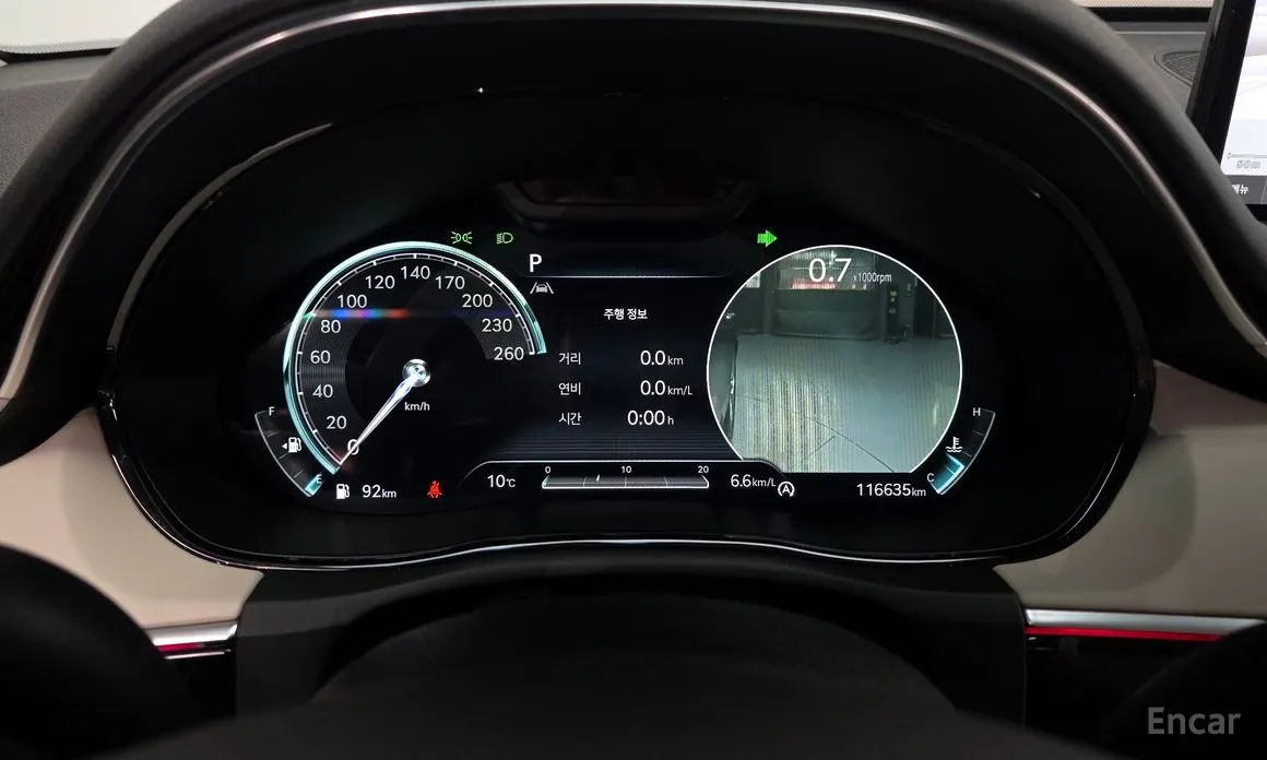 Фото 8 - Genesis GV70