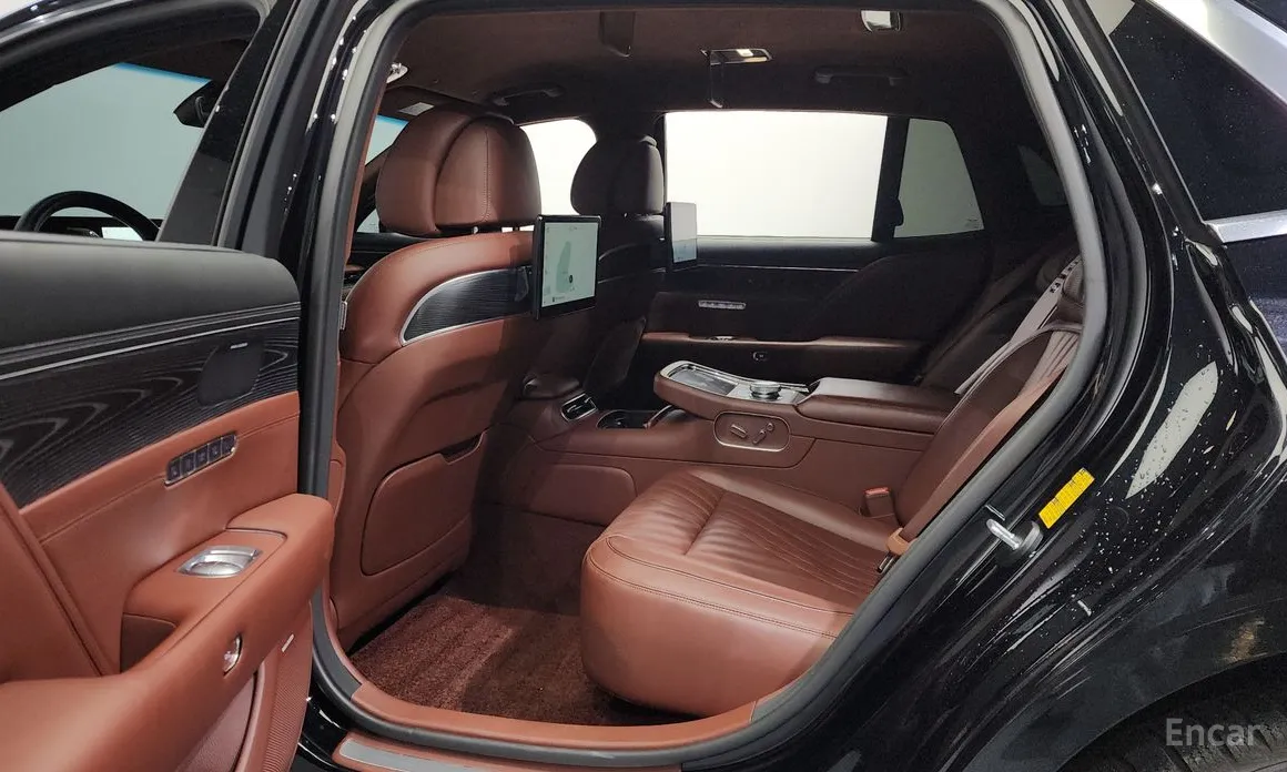 Фото 11 - Genesis G90