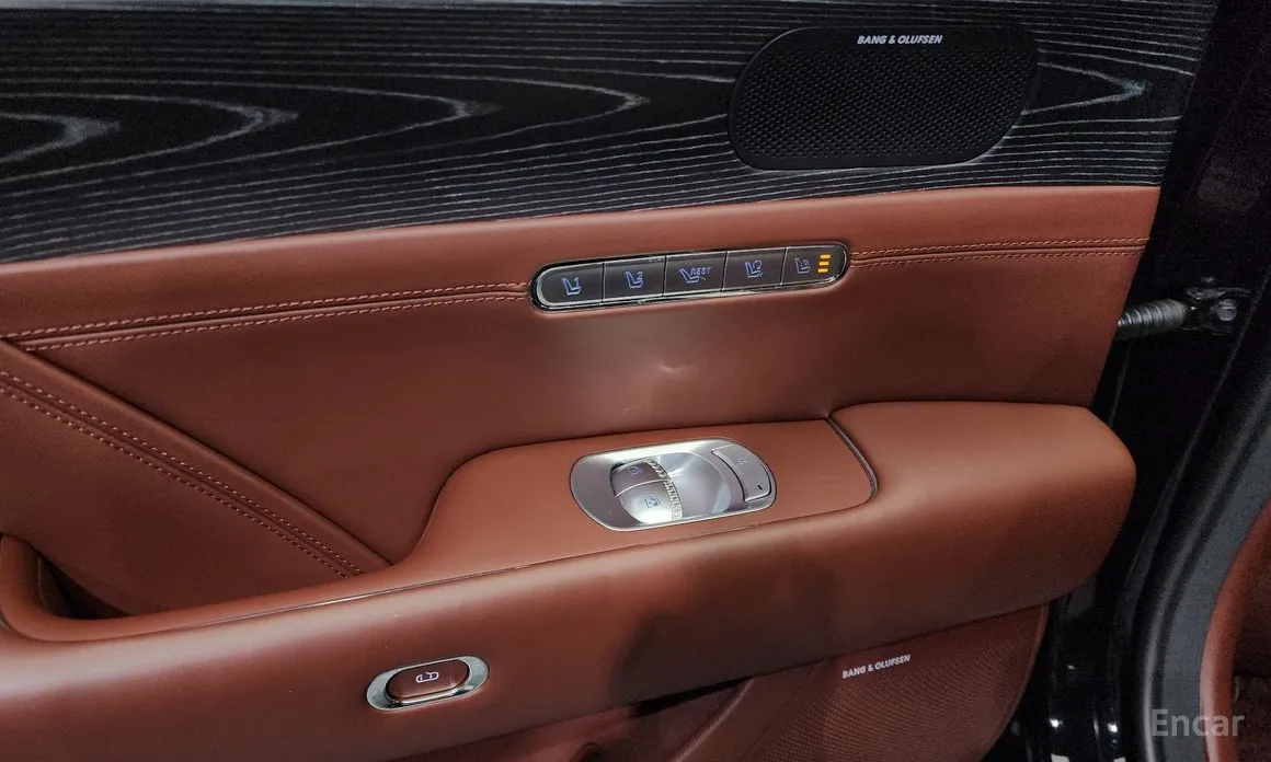 Фото 17 - Genesis G90