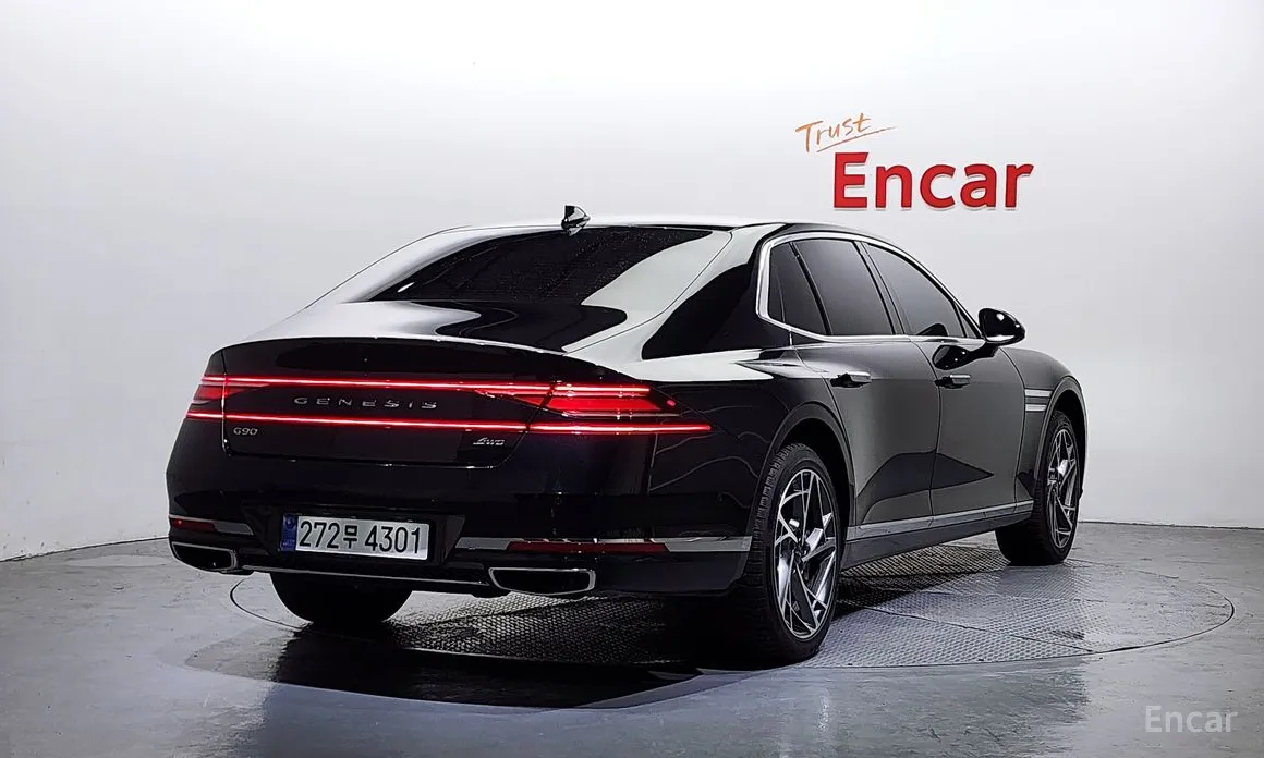 Фото 2 - Genesis G90