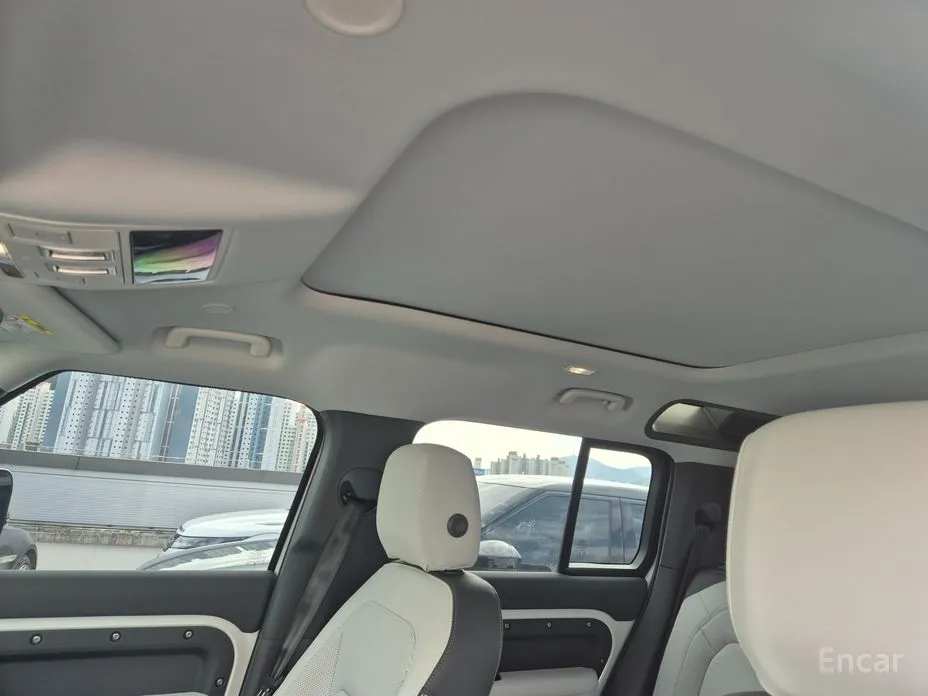 Фото 12 - Land Rover Defender