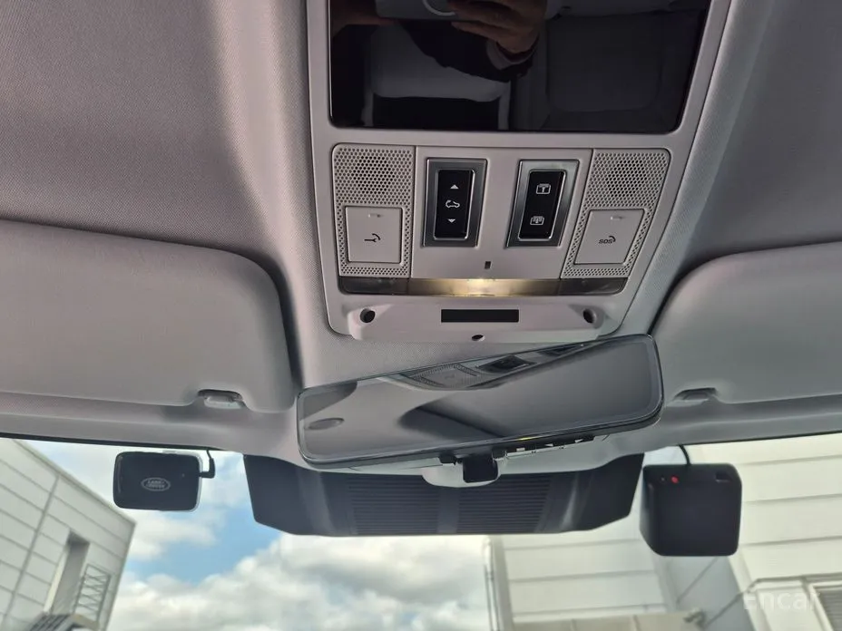 Фото 8 - Land Rover Defender