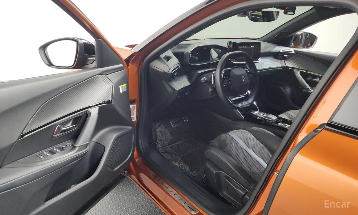 Фото 10 - Peugeot 2008