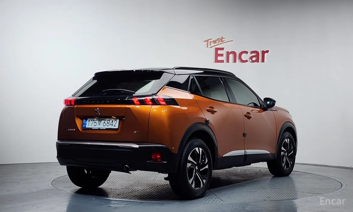 Фото 2 - Peugeot 2008