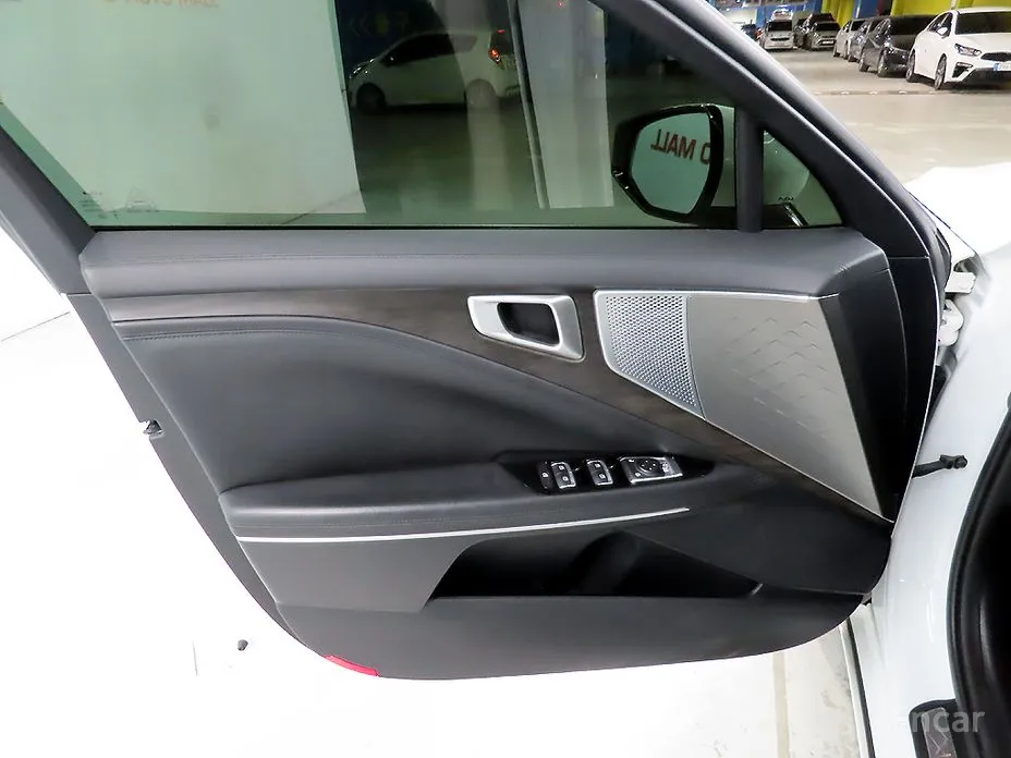 Фото 15 - Kia K8