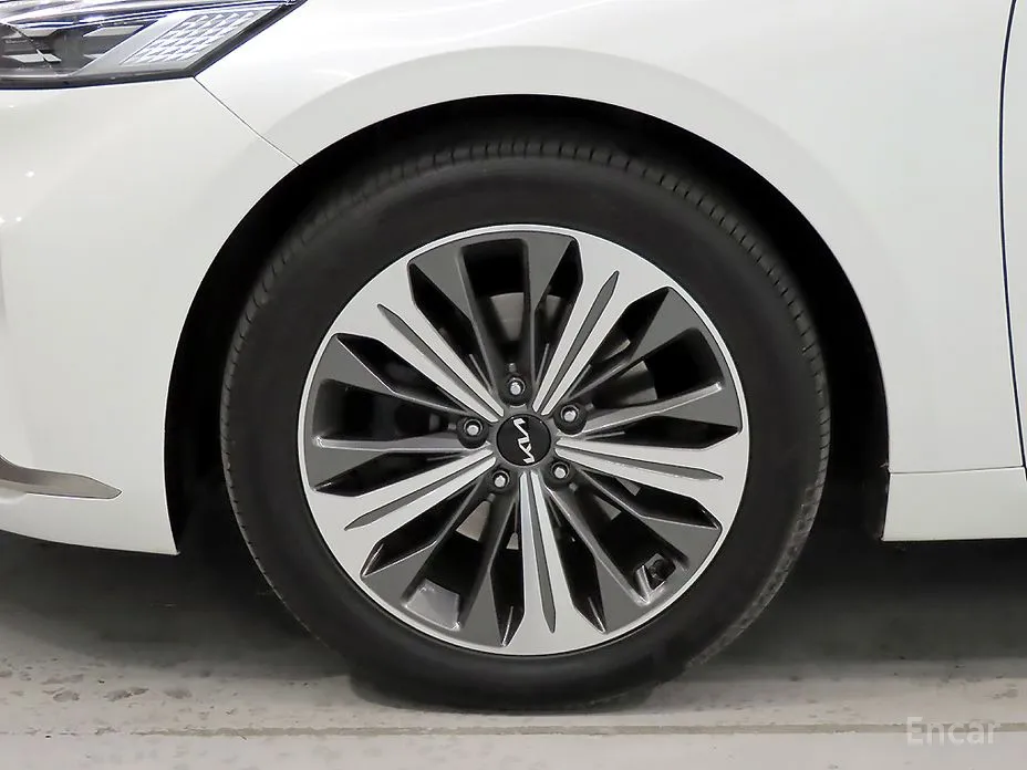 Фото 20 - Kia K8