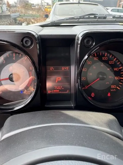 Фото 5 - Suzuki Jimny