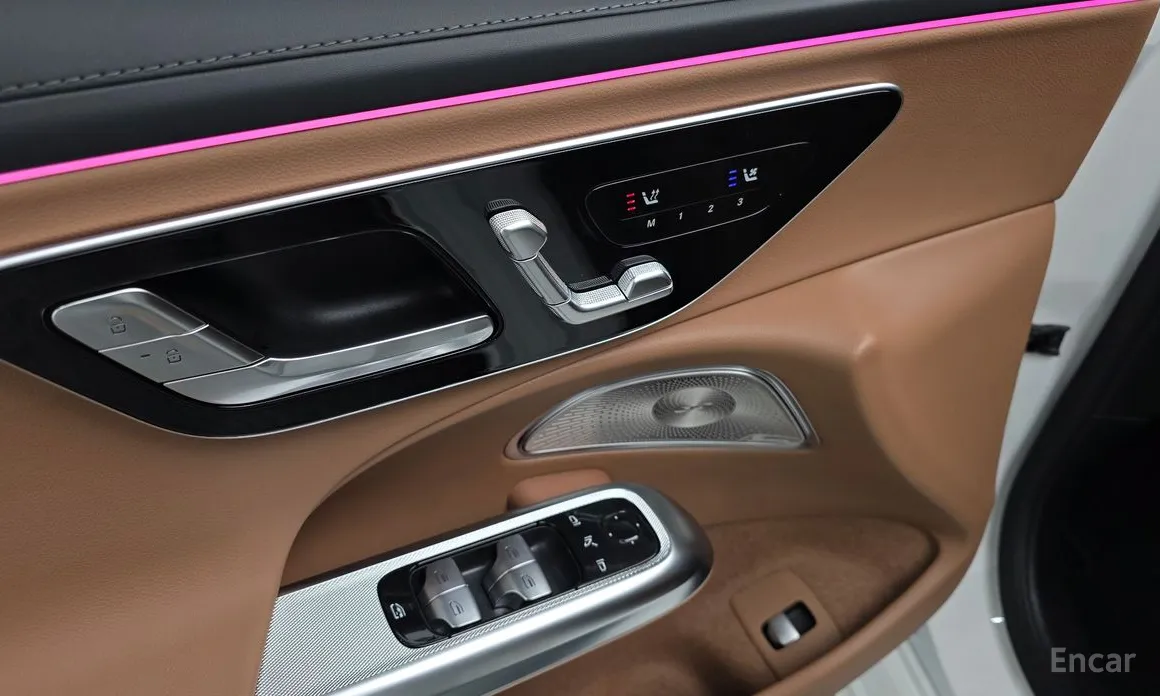 Фото 17 - Mercedes-Benz E-Class