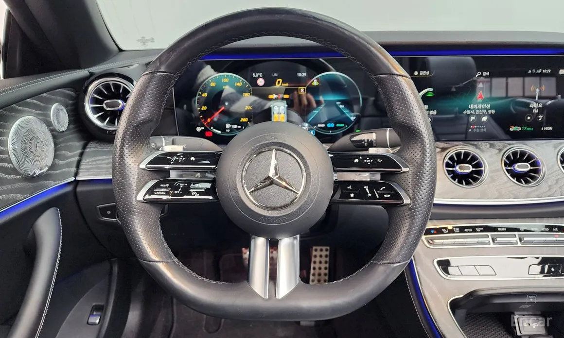 Фото 13 - Mercedes-Benz E-Class