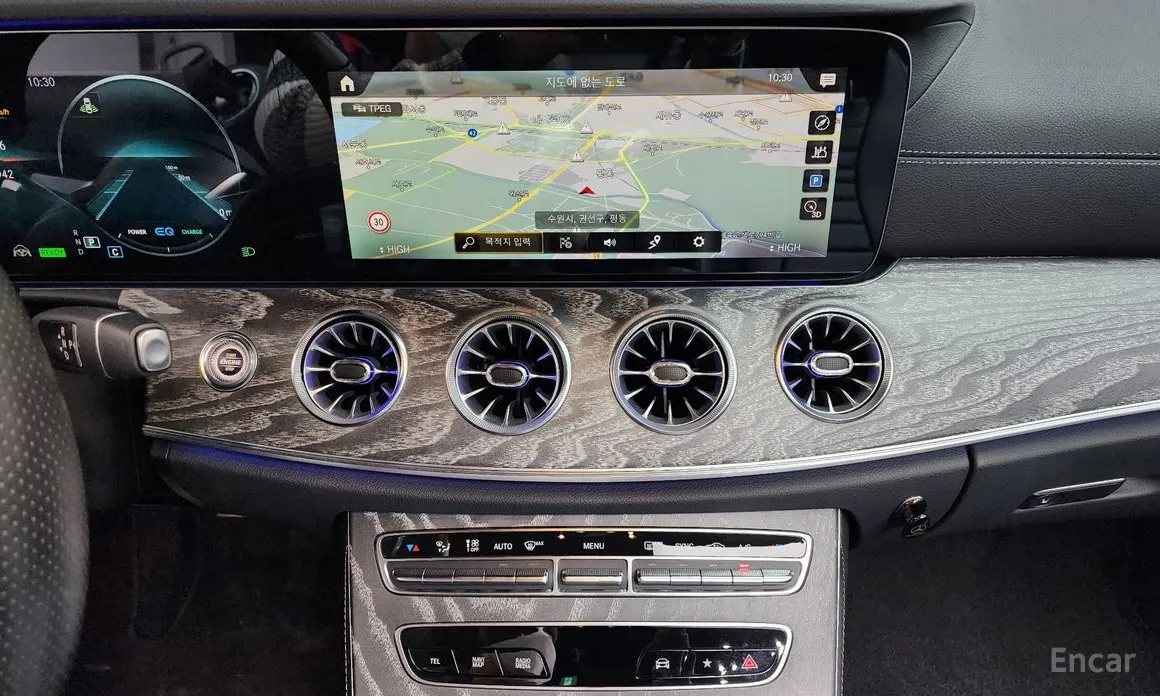 Фото 15 - Mercedes-Benz E-Class