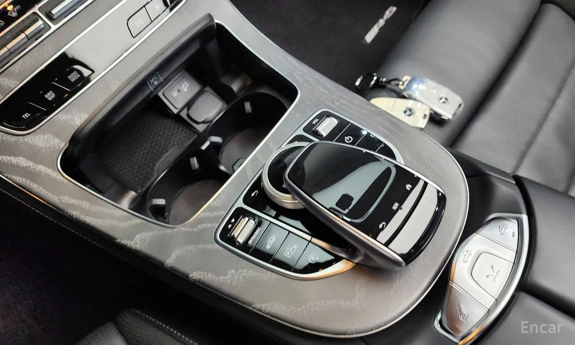 Фото 19 - Mercedes-Benz E-Class