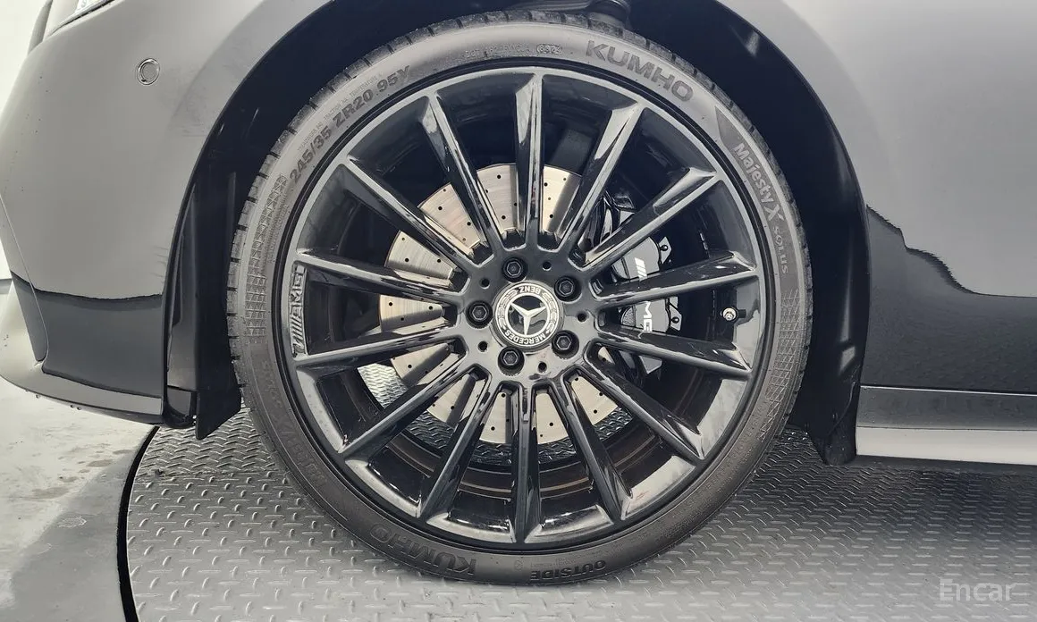 Фото 5 - Mercedes-Benz E-Class