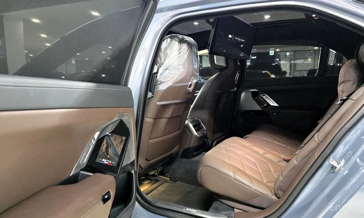 Фото 11 - BMW 7 Series