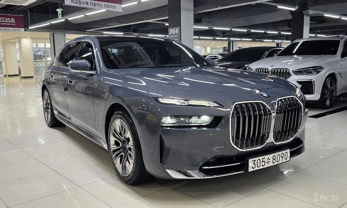 Фото 3 - BMW 7 Series