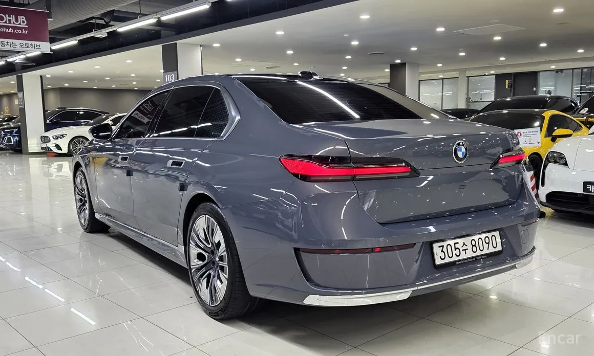 Фото 6 - BMW 7 Series