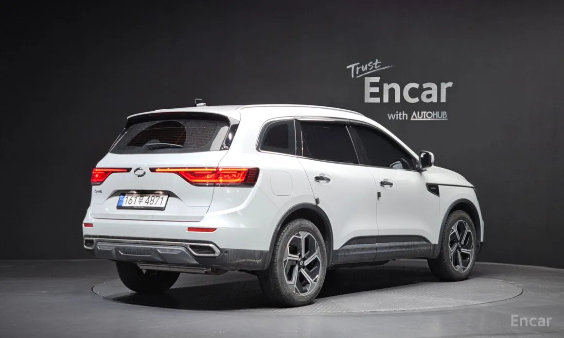 Photo 2 - Renault QM6