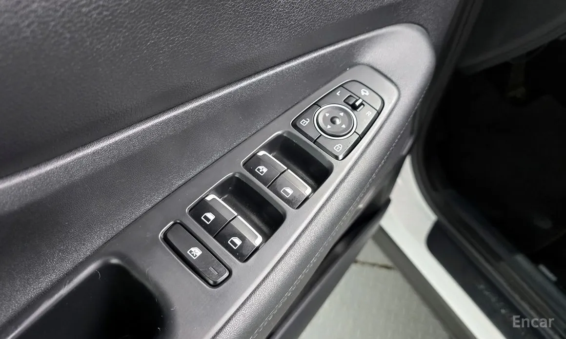 Фото 17 - Hyundai Santa Fe