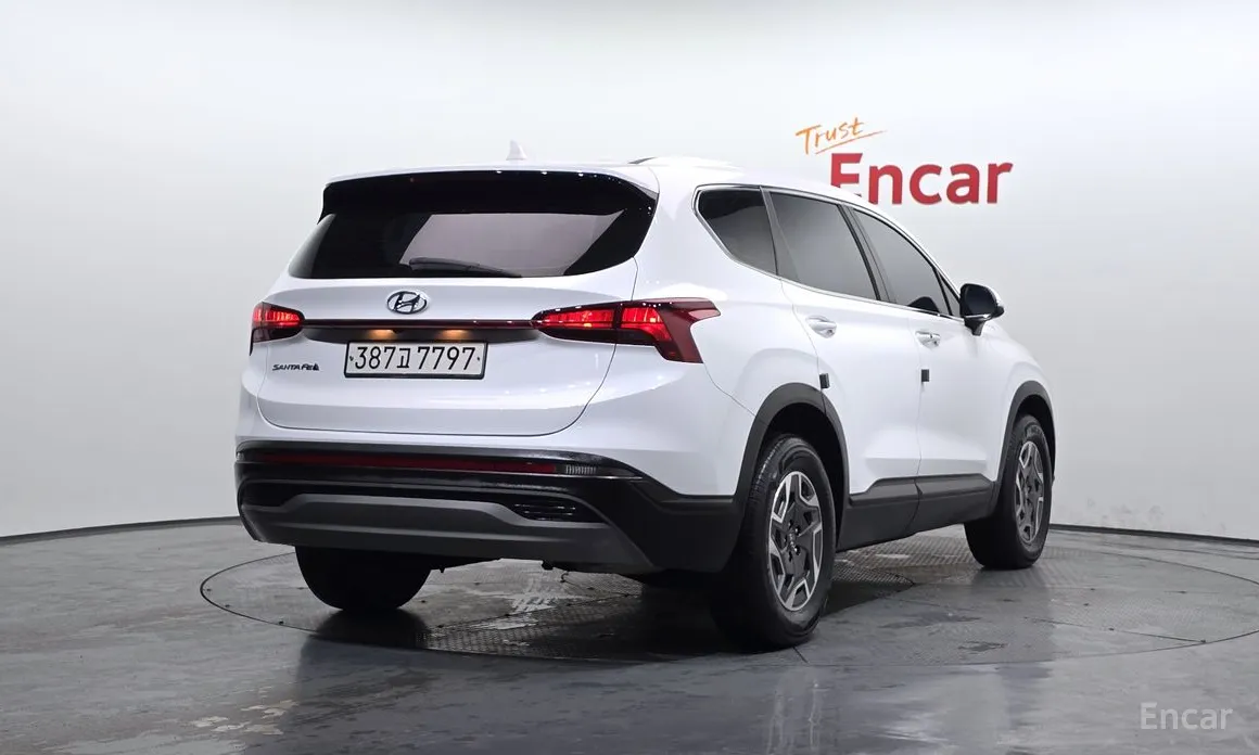 Фото 2 - Hyundai Santa Fe