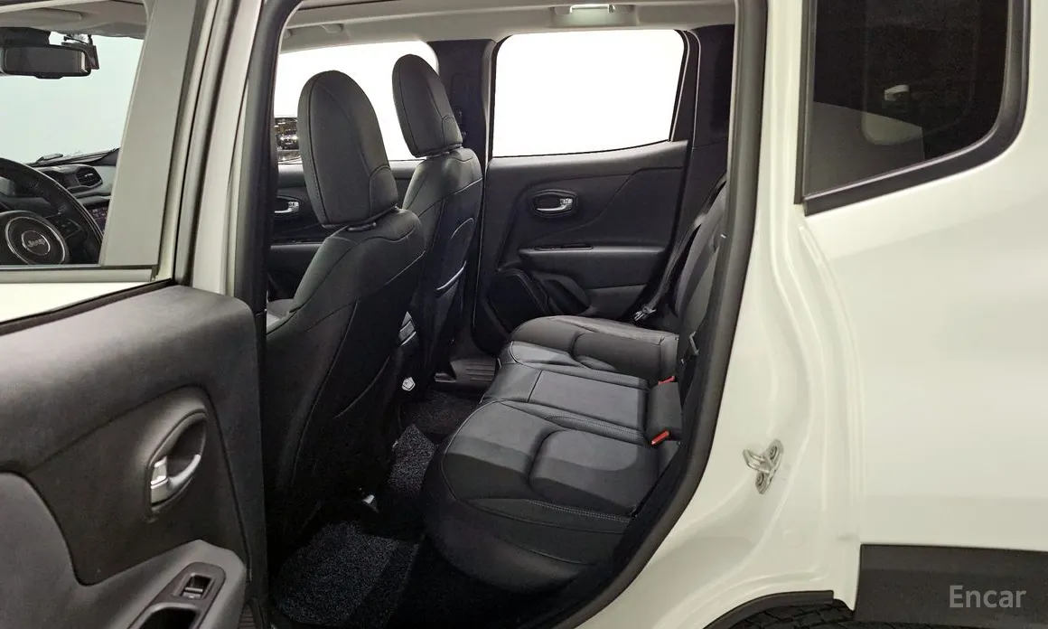 Фото 11 - Jeep Renegade