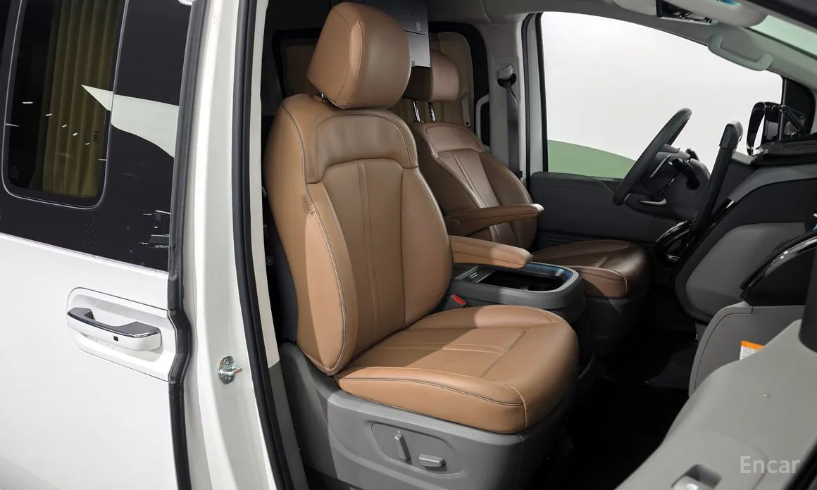 Фото 12 - Hyundai Staria