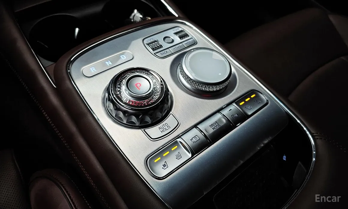 Фото 9 - Genesis G90