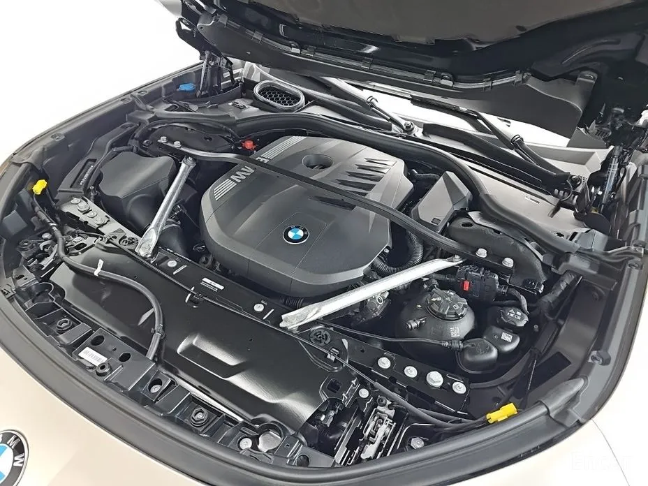 BMW 7 Series 2022 740i xDrive M Sport