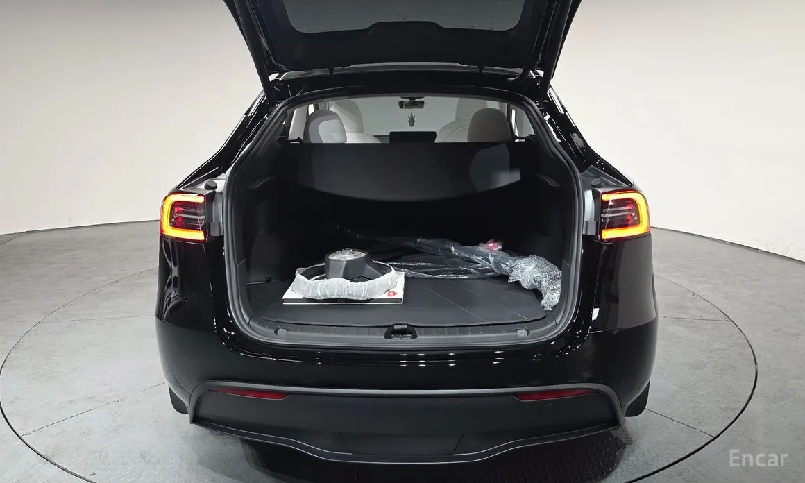 Фото 20 - Tesla Model Y