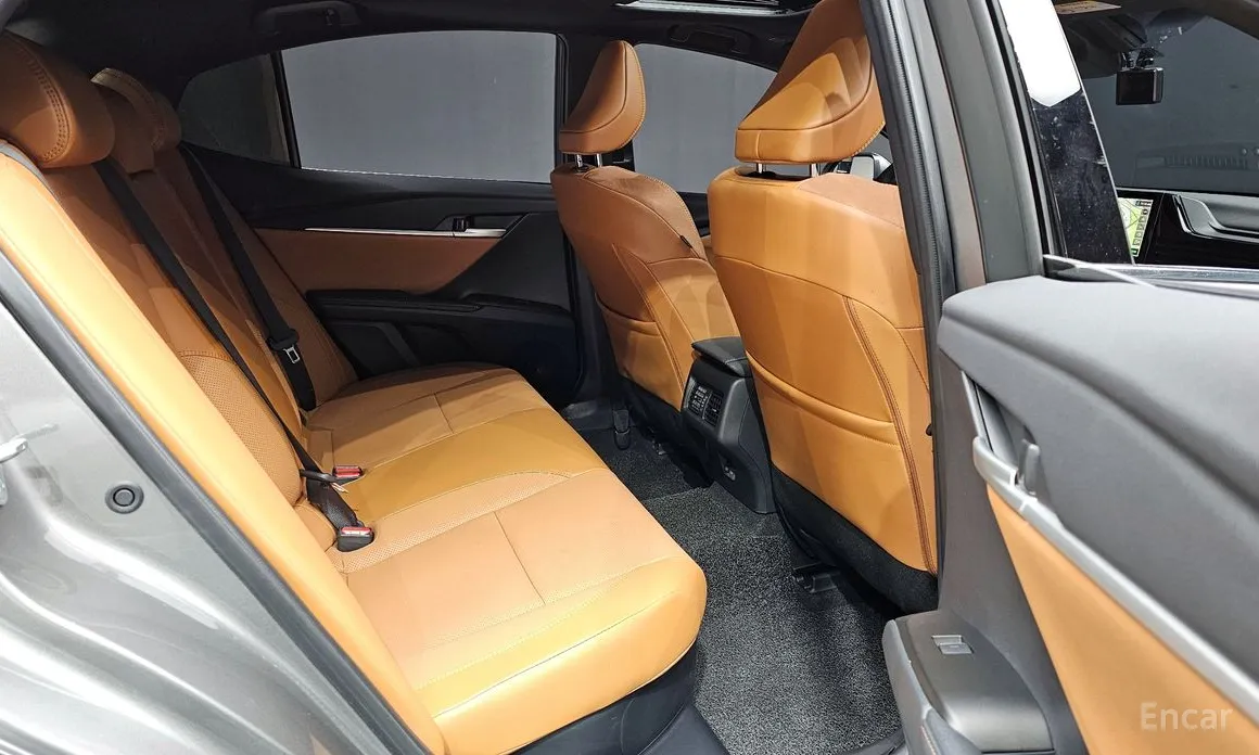 Фото 11 - Toyota Camry