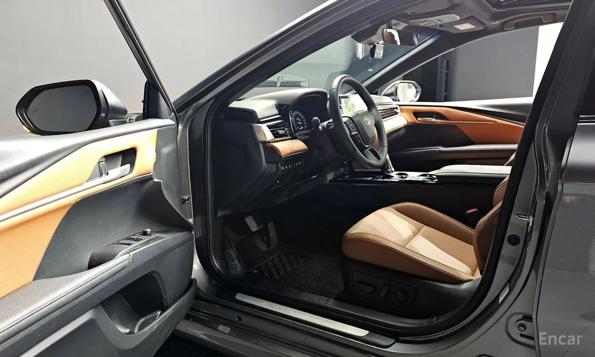 Фото 12 - Toyota Camry