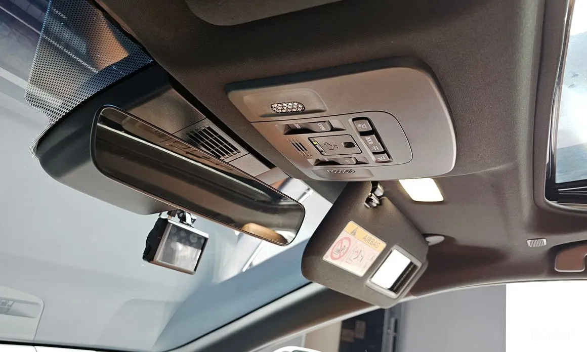 Фото 19 - Toyota Camry