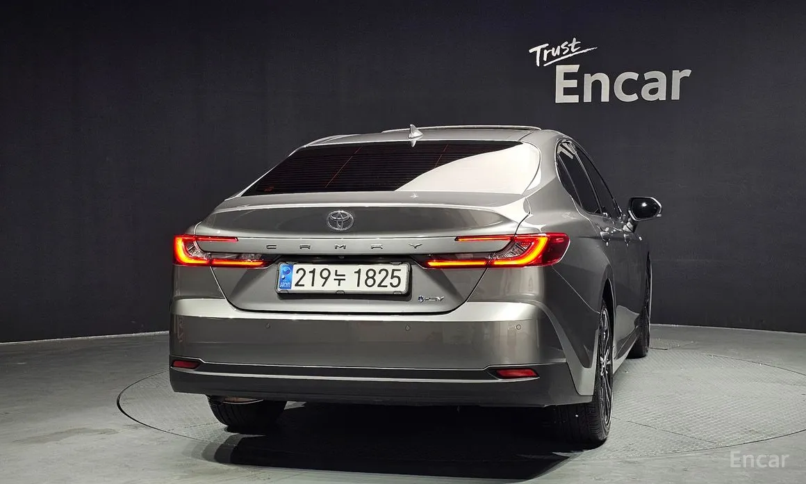 Фото 4 - Toyota Camry